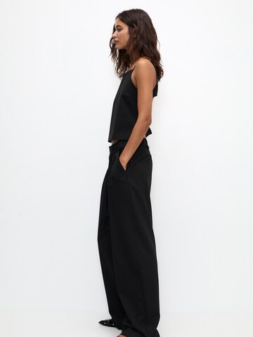 Loosefit Pantaloni con pieghe di Pull&Bear in nero