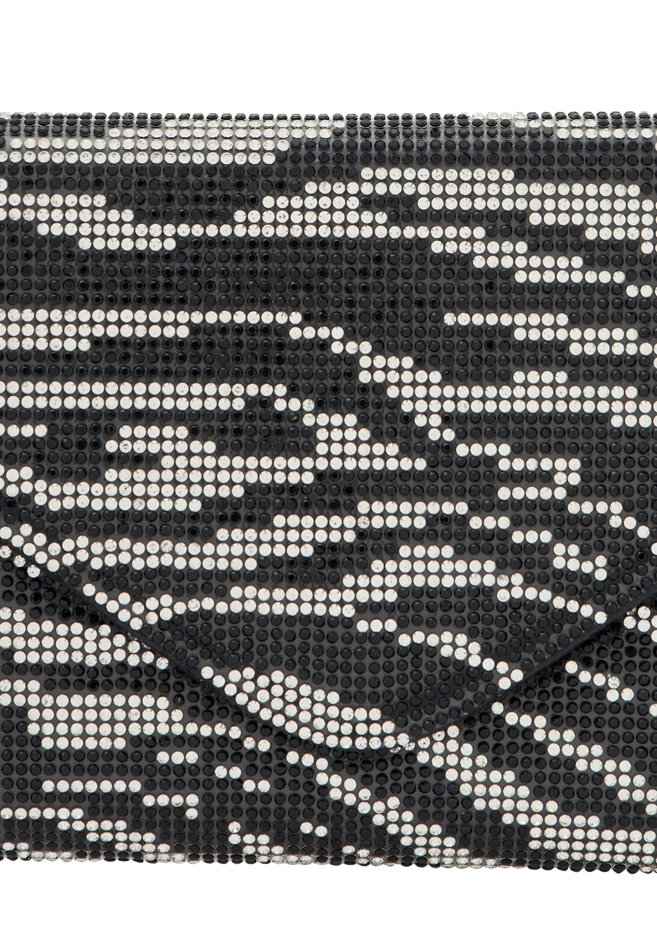 faina Κλατς σε μαύρο