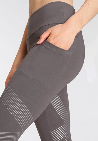 LASCANA ACTIVE Skinny Sportbroek in Grijs