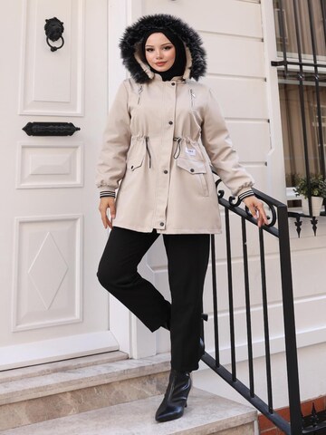 MODAMIHRAM Winterjas in Beige: voorkant