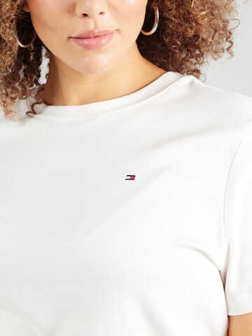 Tommy Hilfiger Curve Μπλουζάκι 'CODY' σε λευκό
