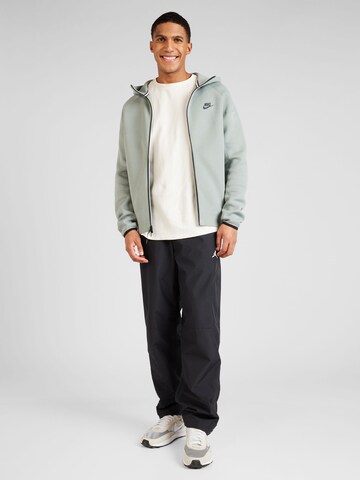 Nike Sportswear Sweatjacke 'TCH FLC' in Grün