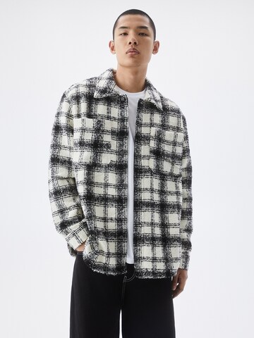 Pull&Bear Between-Season Jacket in White: front