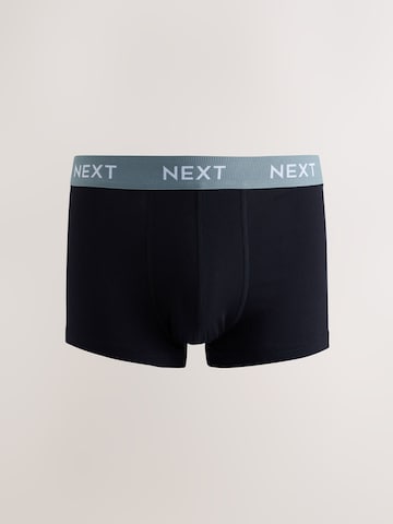 Boxeri de la Next pe negru