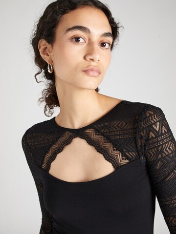 ABOUT YOU Top 'Nicoletta' in Zwart