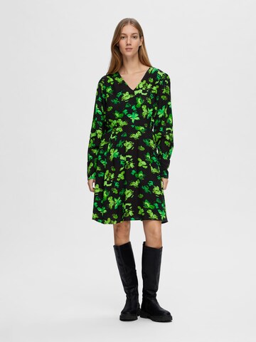 SELECTED FEMME Mekko 'CLARISA' värissä musta