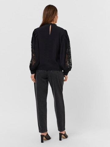 VERO MODA Blouse 'Catinka' in Zwart