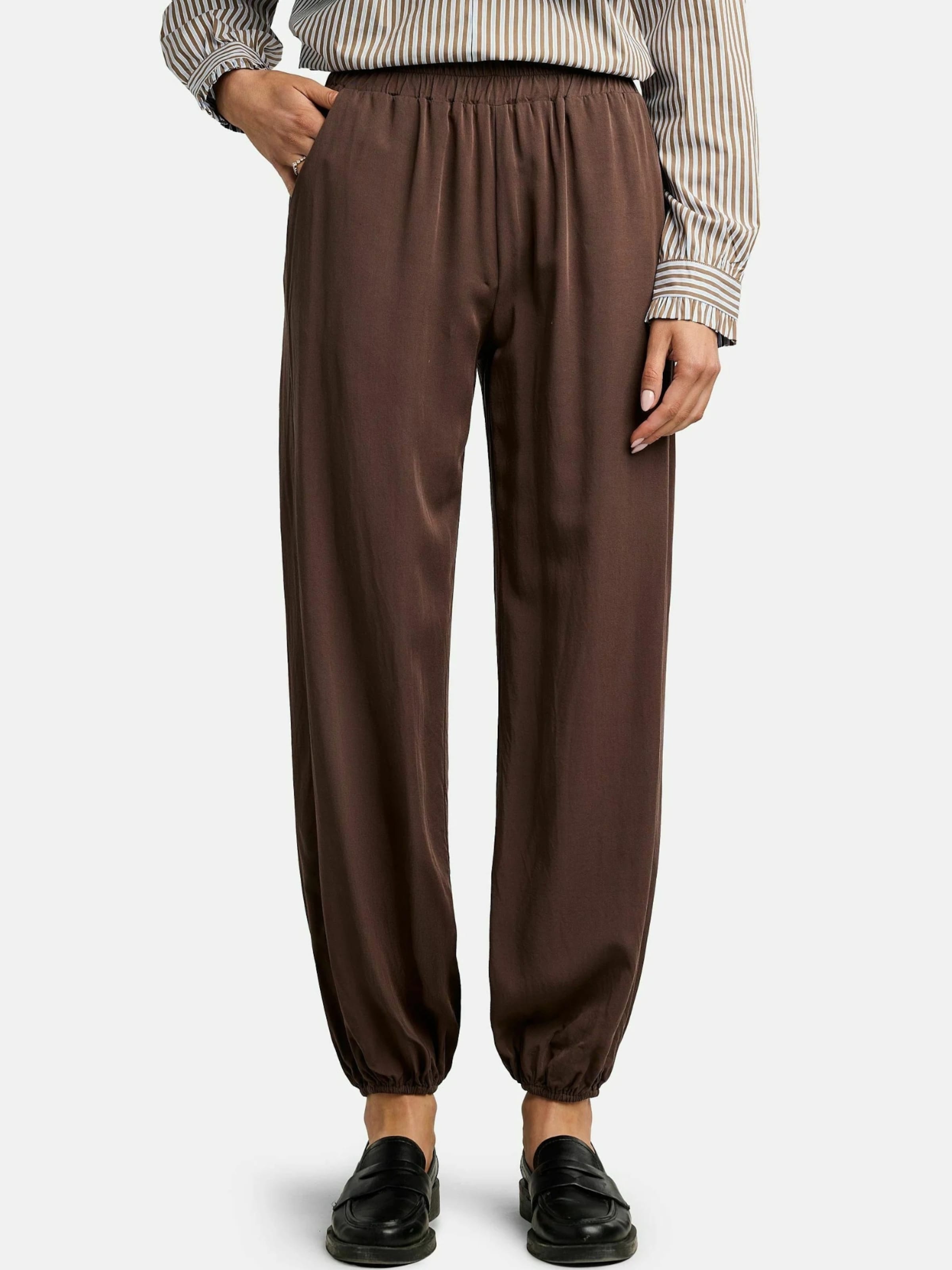 Liberte Essentiel Regular Trouser ' BALU ' in Braun: Vorderseite