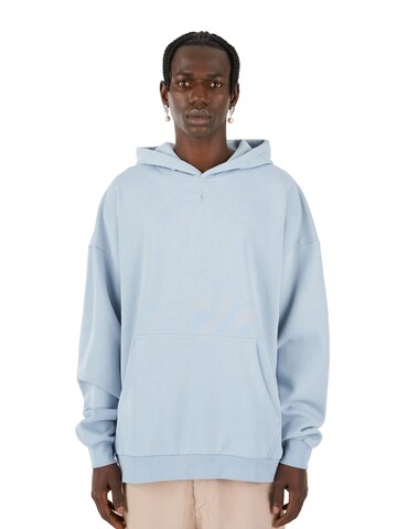 FAMILY 1ST FAMILY 4EVER Hoodie 'Members Only' in Blau: predná strana