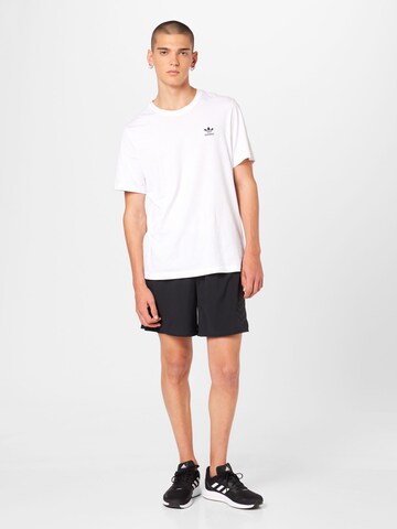 Hummel Regular Sportshorts in Schwarz