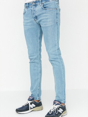 Trendyol Skinny Jeans i blå: framsida