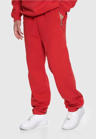 Tapered Pantaloni di Dropsize in rosso