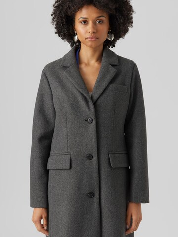 Manteau mi-saison 'VINCE MILAN' VERO MODA en gris