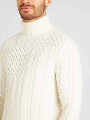 Matinique Sweater in White