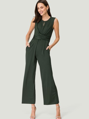 Tuta jumpsuit di zero in verde: frontale