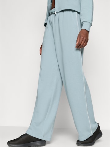 ONLY PLAY - Pierna ancha Pantalón deportivo en azul