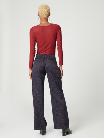 Wide leg Pantaloni 'Rosanna' de la Bella x ABOUT YOU pe gri