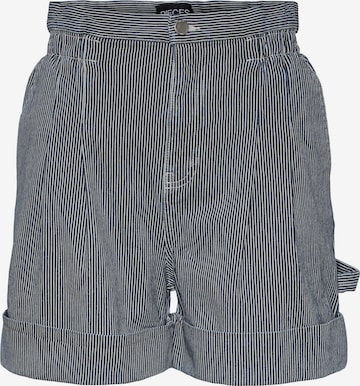 Loosefit Pantaloni con pieghe 'BILLO' di PIECES in blu: frontale