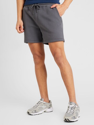 HOLLISTER Regular Broek in Grijs: voorkant