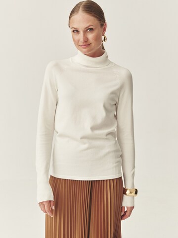 Pull-over TATUUM en blanc : devant