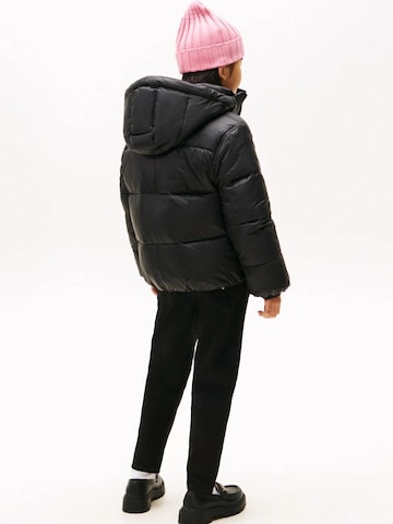 TOMMY HILFIGER Winterjacke in Schwarz