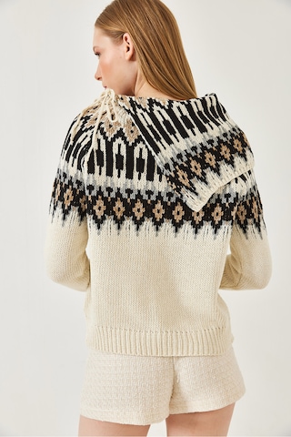 Pullover di Bianco Lucci in beige