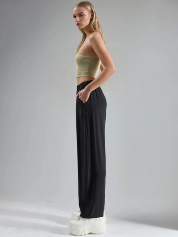 Barrel Pantalon Busem en noir