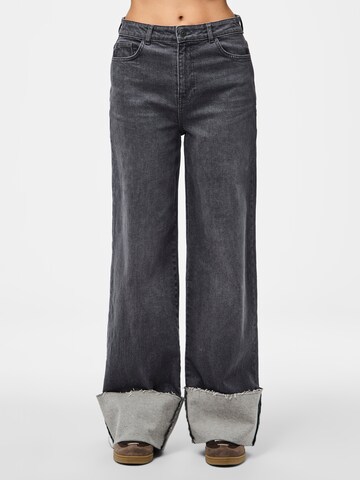 PIECES Wide leg Jeans 'Pil' in Grey: front