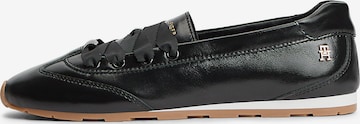 Baskets basses TOMMY HILFIGER en noir : devant