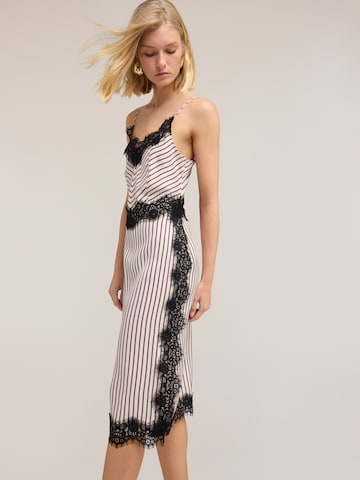 MOTIVI Kleid‌‌‌‌‌‌‌‌ in Schwarz