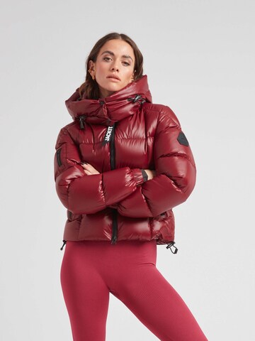 Veste outdoor ' EZ Boxed Crop Puffer Lux ' JACK1T en rouge : devant