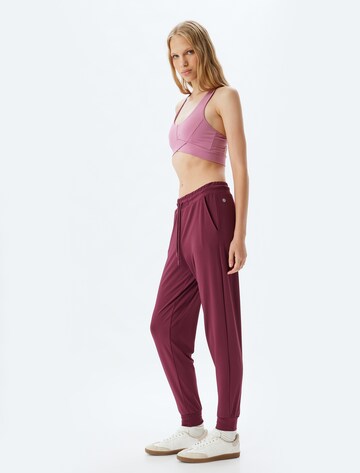 Koton Tapered Broek in Rood