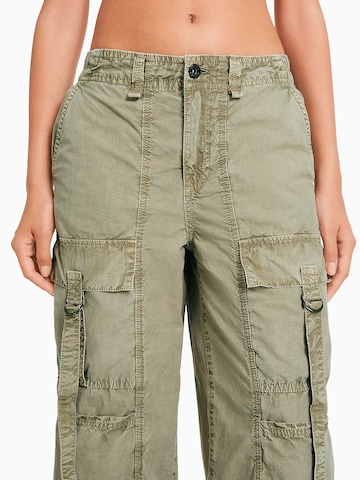 Loosefit Pantalon cargo Bershka en vert