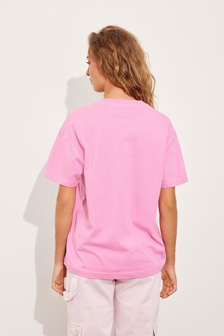 rozā Envii T-Krekls