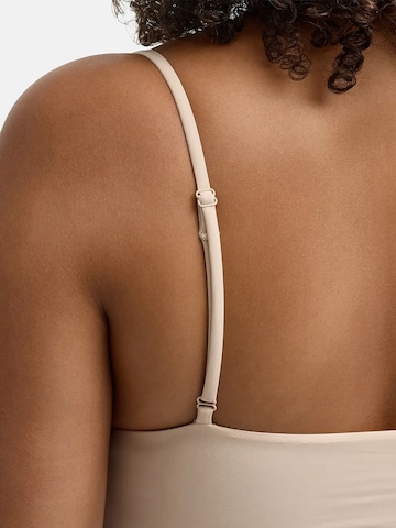 cfab (formerly creamy fabrics) - Top 'Deep Neck Lace Top' en beige