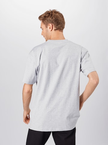 Karl Kani Regular fit Тениска в сиво
