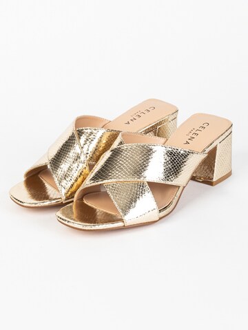 Celena - Zapatos abiertos 'Carah' en oro