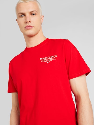 Tommy Jeans - Camiseta 'Essentials' en rojo