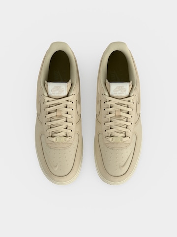 Nike Sportswear Matalavartiset tennarit 'Air Force 1 '07 LV8' värissä beige