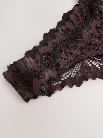 Next Стринг в кафяво