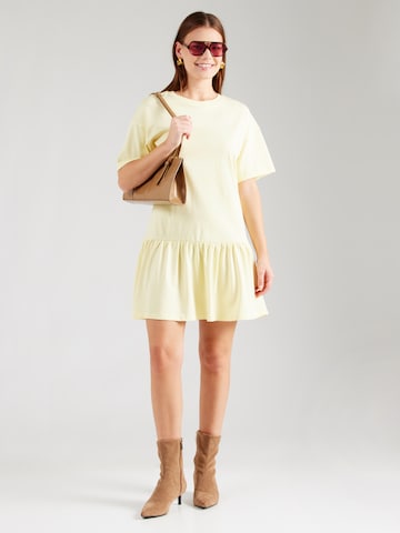Robe 'PCJamie' PIECES en jaune