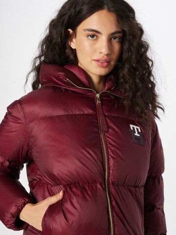 TOMMY HILFIGER - Casaco de inverno em vermelho