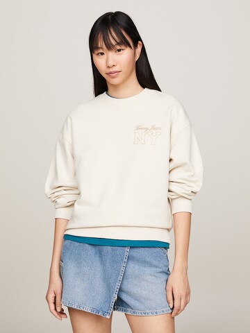 Sweat-shirt 'Essential' Tommy Jeans en beige : devant