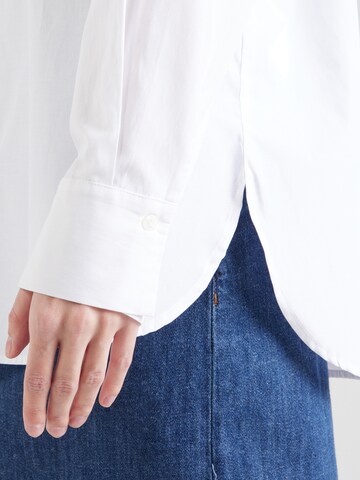 Chemisier 'PCMELIA' PIECES en blanc
