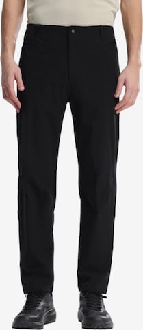 Youthup Slim fit Cargo Pants in Black: front