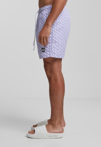 Pantaloncini da bagno di Urban Classics in lilla