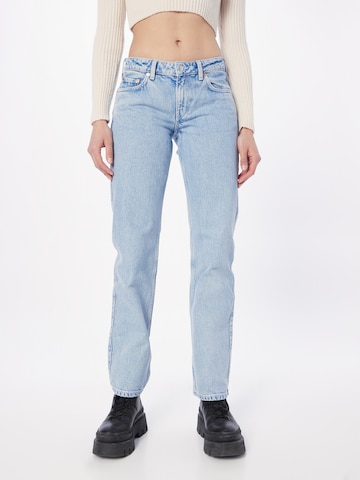 WEEKDAY Regular Jeans 'Arrow' in Blauw: voorkant