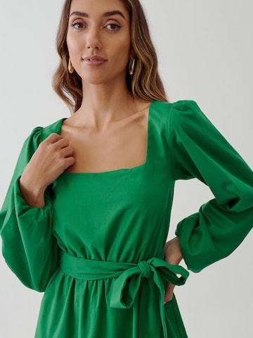 Tussah Klänning 'AMAIA' i grön