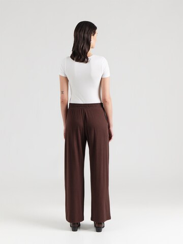 Abercrombie & Fitch Bő szár Nadrág - barna