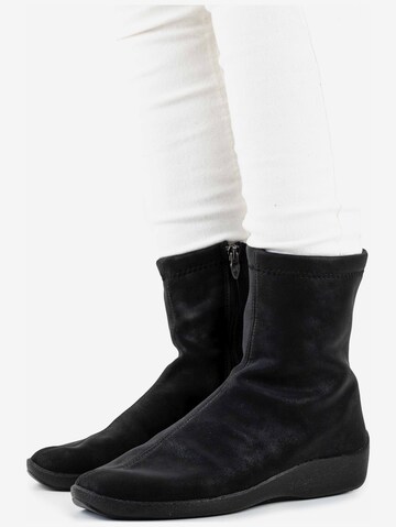 Bottines Arcopedico en noir : devant